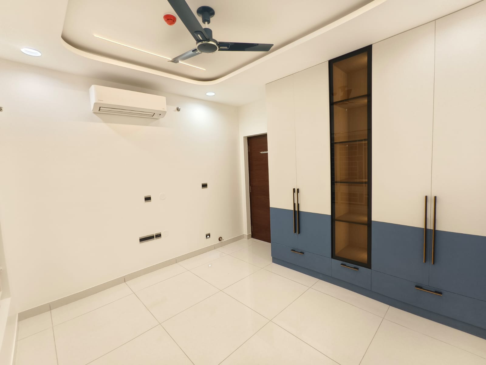 3BHK 2010 Sft West Facing  Sumadhura The Olympus