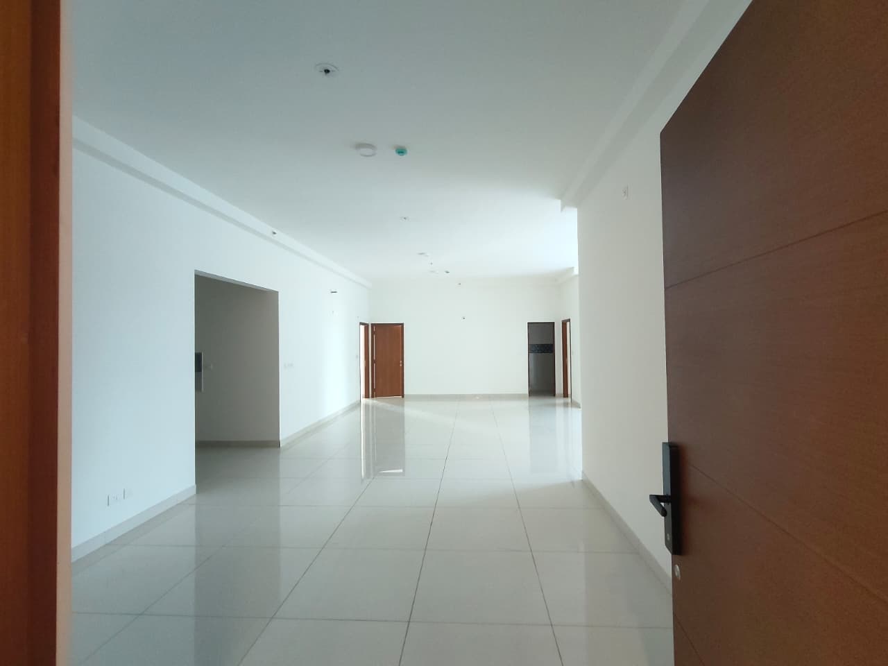 38 th Floor 3BHK North Facing Urbanrise The World Of Joy 