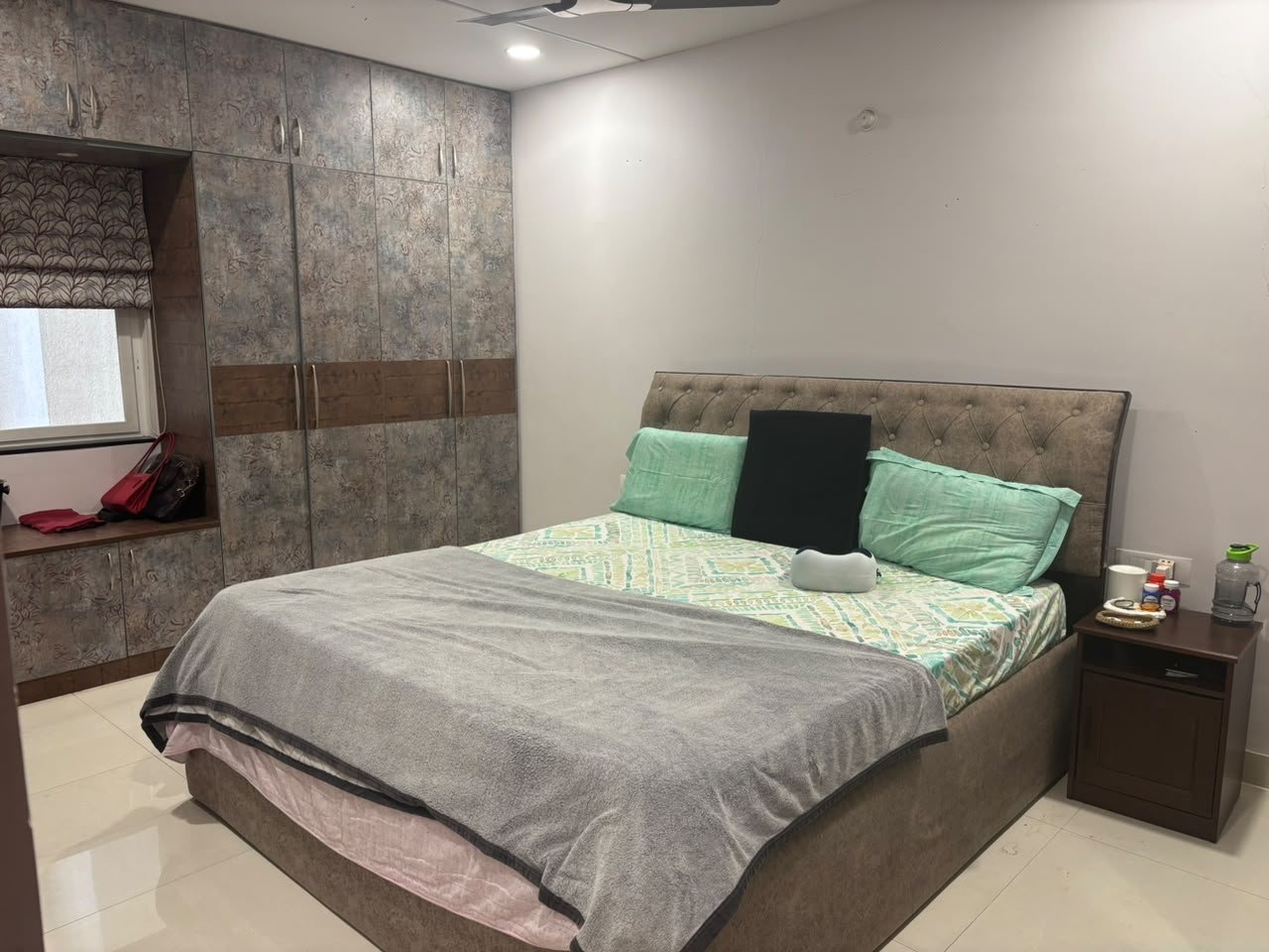 1980 Sft 3BHK 13th Floor West Facing Bricks Skywoods